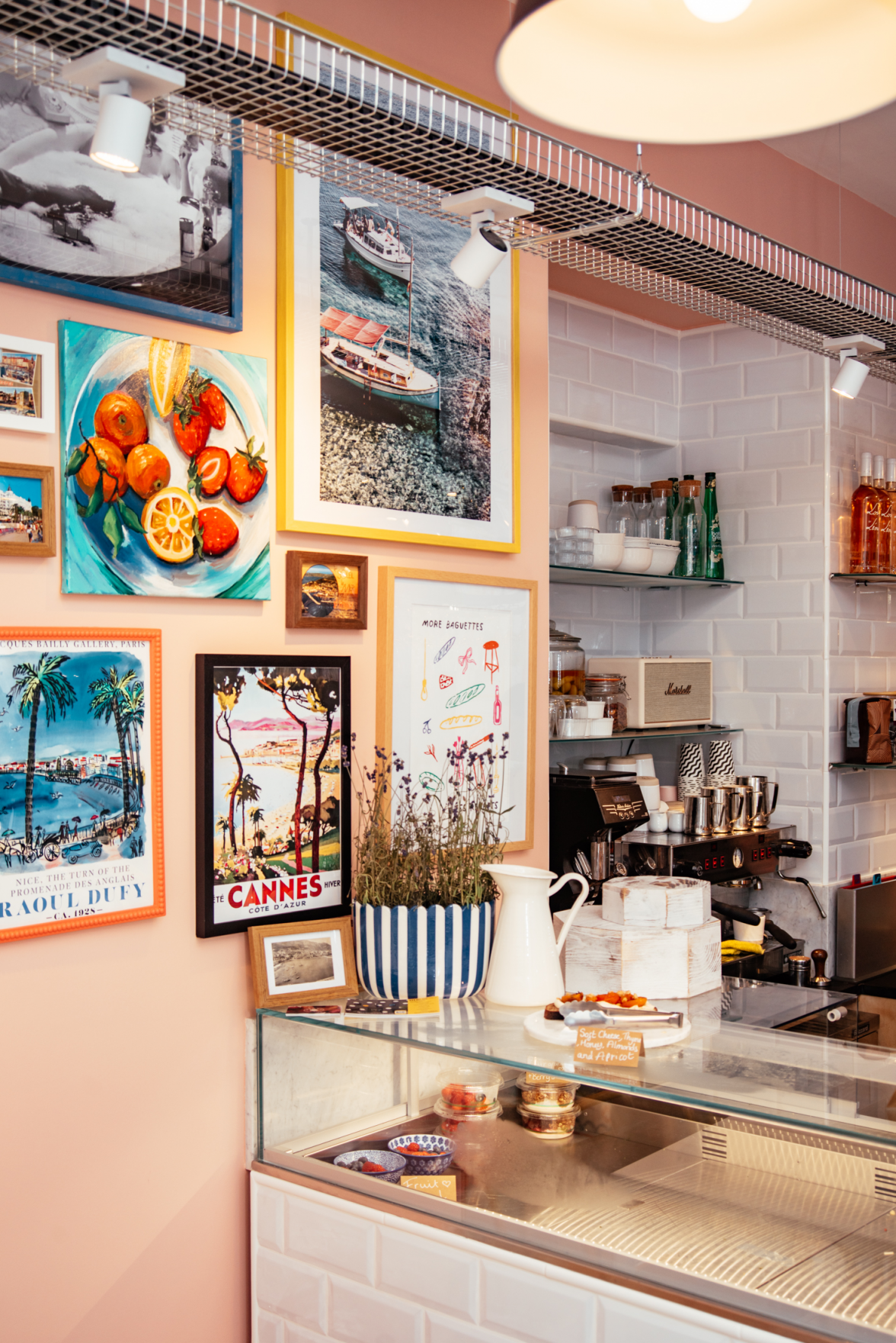 Juliet's World End Café - the new hot spot in London!